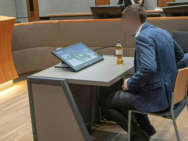 Dem Angeklagten tut das Geschehen nach eigenen Worten zutiefst leid, doch er sieht sich als unschuldig. - Foto: Expa/Erich Spiess/APA/dpa