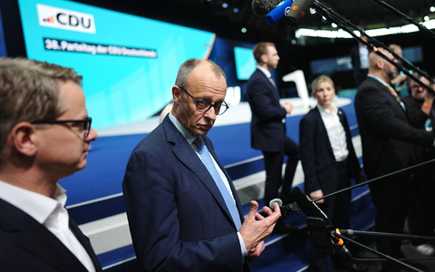 Kanzler und CDU-Chef Friedrich Merz will die 1.001 Delegierten des Bundesparteitags in Stuttgart am Freitag auf die Reformherausforderungen der kommenden Monate einstimmen. - Foto: Kay Nietfeld/dpa