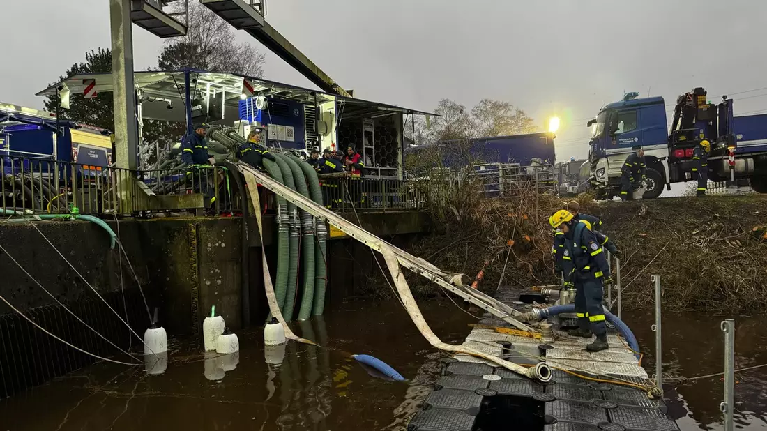 THW HH MV SH: Kreis und THW üben Schöpfwerksausfall - Bild: presseportal.de