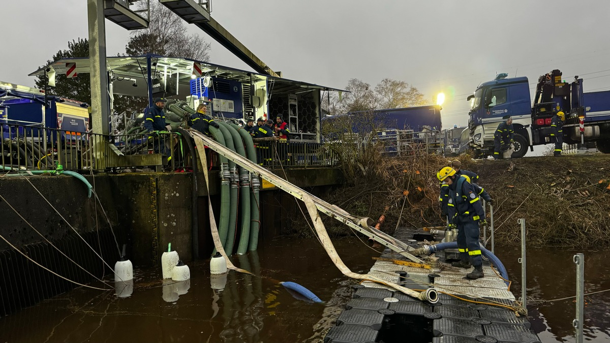 THW HH MV SH: Kreis und THW üben Schöpfwerksausfall - Foto: presseportal.de