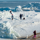 Eis soweit das Auge reicht, gibt es derzeit am Ostseestrand von Zempin auf Usedom.  - Foto: Jens Büttner/dpa
