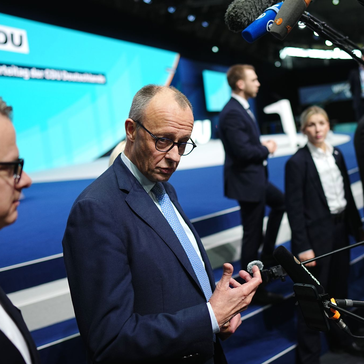 Kanzler und CDU-Chef Friedrich Merz will die Delegierten beim Parteitag in Stuttgart von seinem Reformkurs überzeugen. - Foto: Kay Nietfeld/dpa