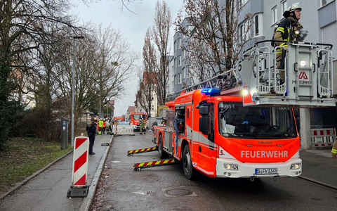 FW Stuttgart: Brand im Keller eines Mehrfamilienhauses in Stuttgart-Degerloch - Foto: presseportal.de