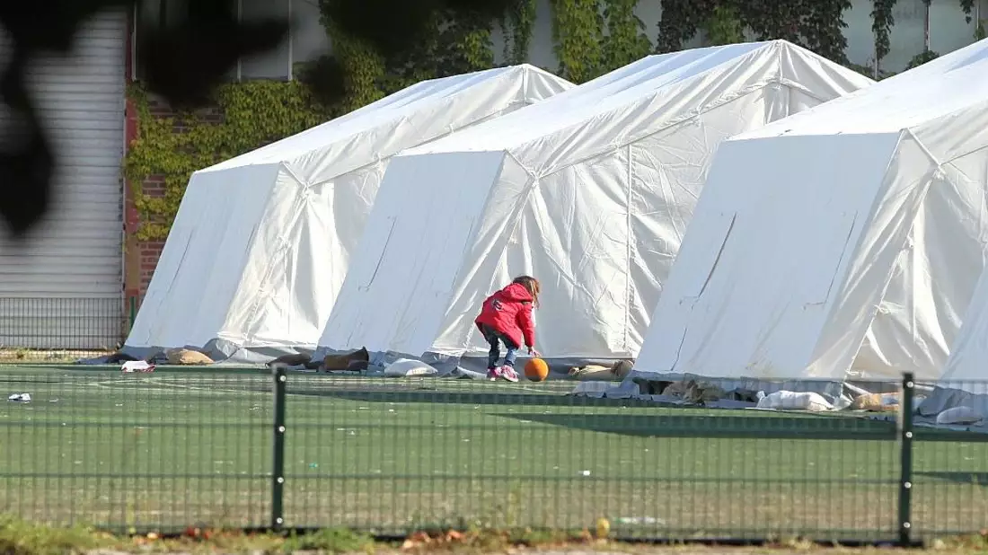 Flüchtlingskind in einer Zeltstadt (Archiv) - Bild: via dts Nachrichtenagentur