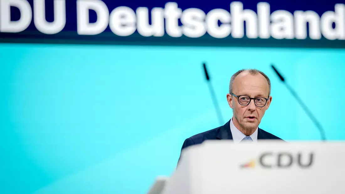 Knapp 90 Prozent hat der Kanzler bei seiner letzten Wahl als Parteivorsitzender gehalten. Kann er das wieder schaffen? - Bild: Kay Nietfeld/dpa