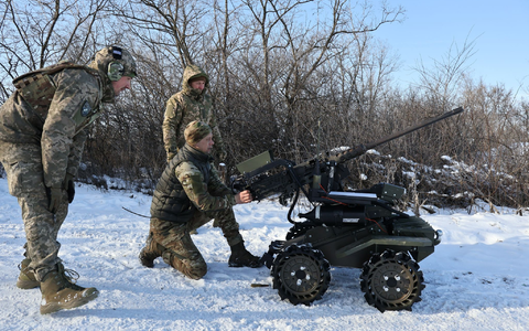 Mit Gegenangriffen bremst die ukrainische Armee den russischen Vormarsch. (Archivbild) - Foto: Andriy Andriyenko/65. mechanisierte Brigade der Ukraine/AP/dpa