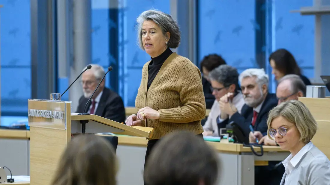 Sachsen-Anhalts Innenministerin, Tamara Zieschang (CDU) sagt: Sirenen sind als eines von mehreren Warnmitteln unverzichtbar. (Archivfoto) - Bild: Klaus-Dietmar Gabbert/dpa