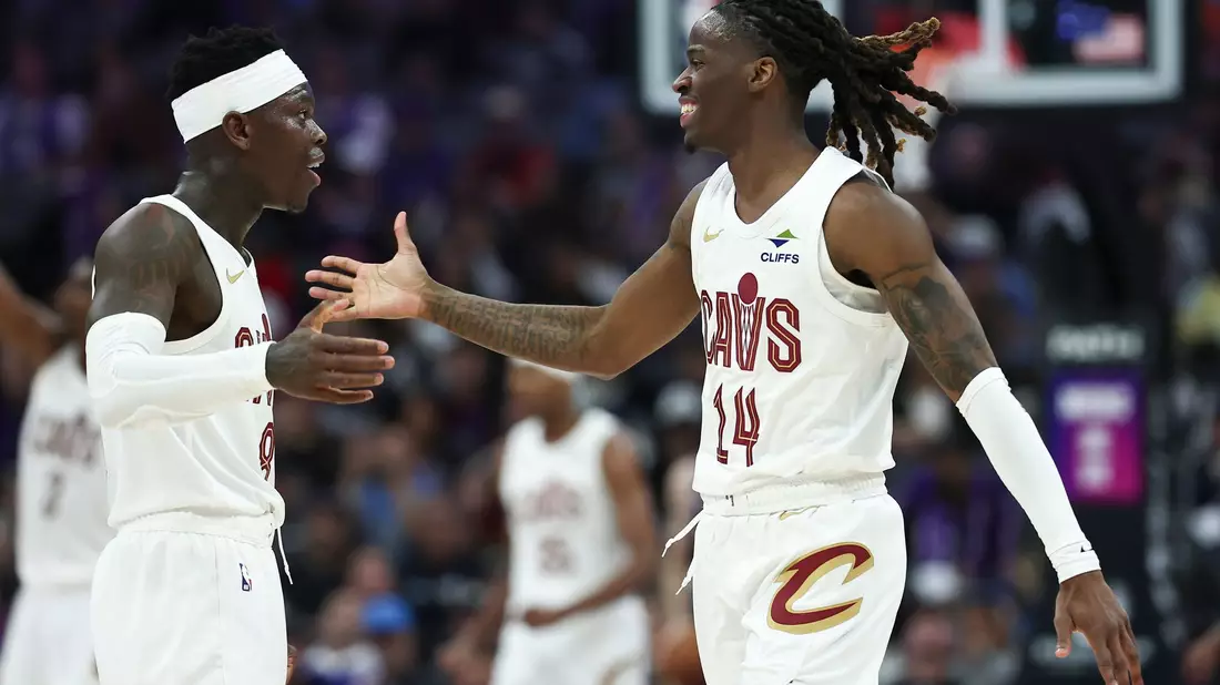 Beim deutlichen Erfolg gegen die Brooklyn Nets steuerte Dennis Schröder (l) für die Cleveland Cavaliers zwölf Punkte bei. (Archivbild) - Bild: Sara Nevis/AP/dpa