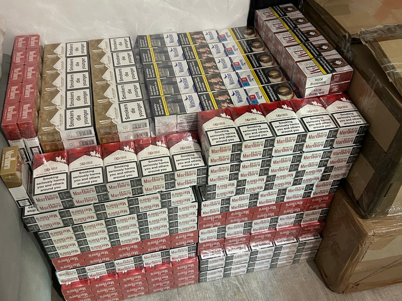 ZOLL-M: Zollfahndung deckt bundesweiten Handel mit Schmuggelzigaretten und illegalem Wasserpfeifentabak auf. Mutmaßlicher Rädelsführer in Untersuchungshaft. - Foto: presseportal.de