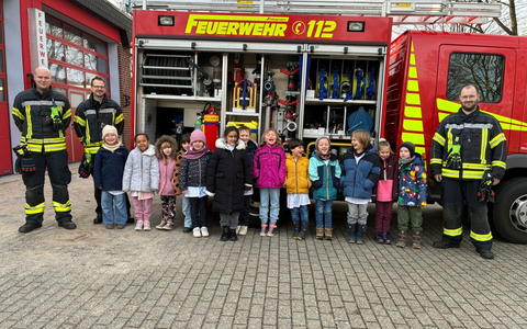FW-KLE: Mutig im Notfall: Vorschulkinder besuchen die Freiwillige Feuerwehr Bedburg-Hau - Foto: presseportal.de