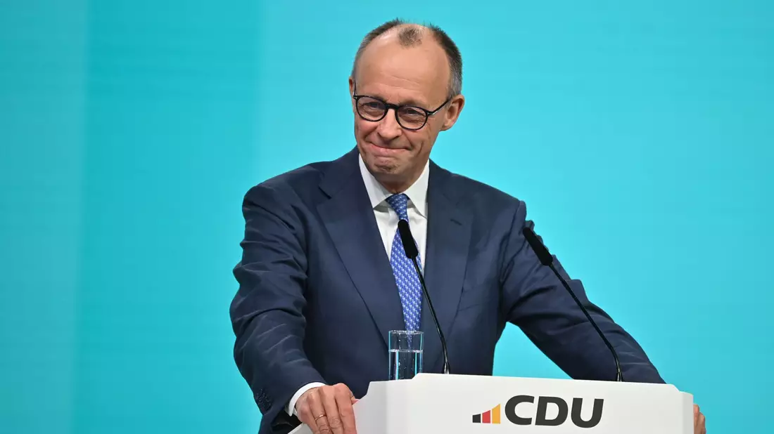 Die Prognosen, wie gut Friedrich Merz bei der Wiederwahl als CDU-Vorsitzender abschneiden könnte, gehen weit auseinander. - Bild: Katharina Kausche/dpa