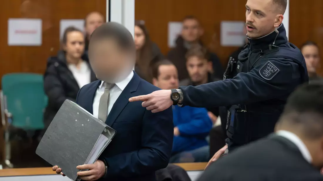 Der Prozess vor dem Landgericht Frankfurt wegen tödlicher Schüsse am Hauptbahnhof hat begonnen. - Bild: Boris Roessler/dpa