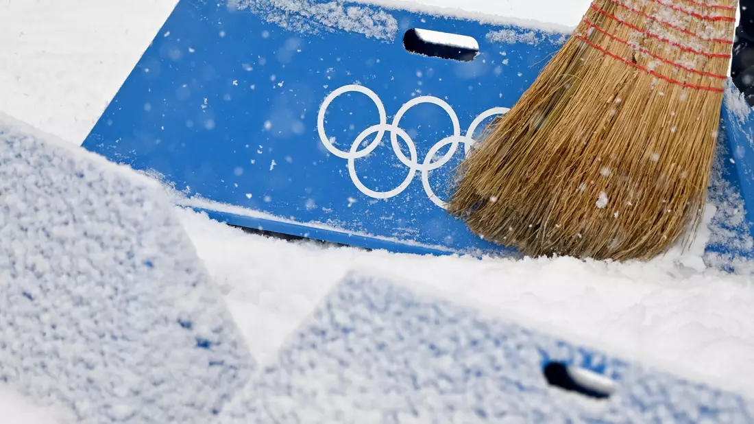 Olympia-Kehraus: Die Winterspiele verlassen Italiens Bühnen. - Bild: Hendrik Schmidt/dpa