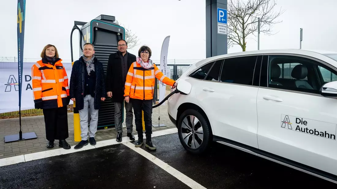 Autobahn GmbH eröffnet neuen Schnellladepark an der A8 - Bild: presseportal.de