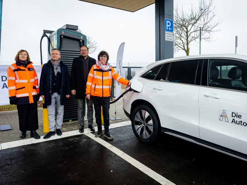 Autobahn GmbH eröffnet neuen Schnellladepark an der A8 - Foto: presseportal.de