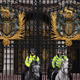 Der Tag nach der vorübergehenden Festnahme vor dem Buckingham Palace. - Foto: Kin Cheung/AP/dpa