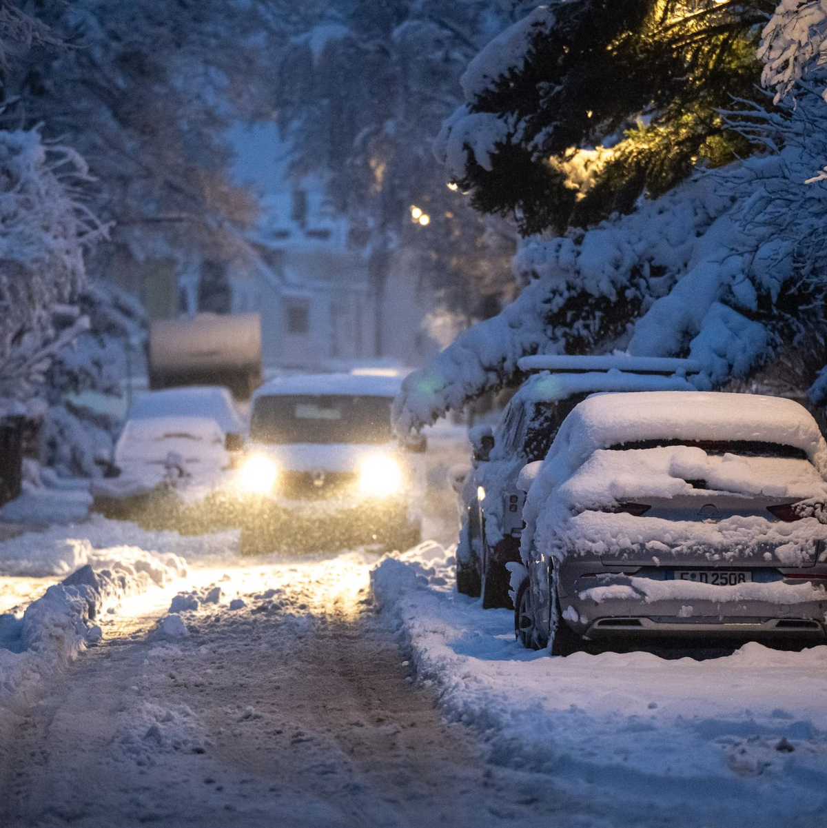 Auch in Bayern - wie hier in München - hat es stark geschneit.  - Foto: Lukas Barth-Tuttas/dpa