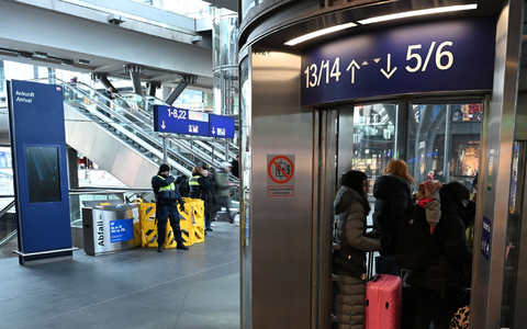 Die Aufzüge im Hauptbahnhof brauchen oft sehr lang. (Archivbild) - Foto: Markus Lenhardt/dpa