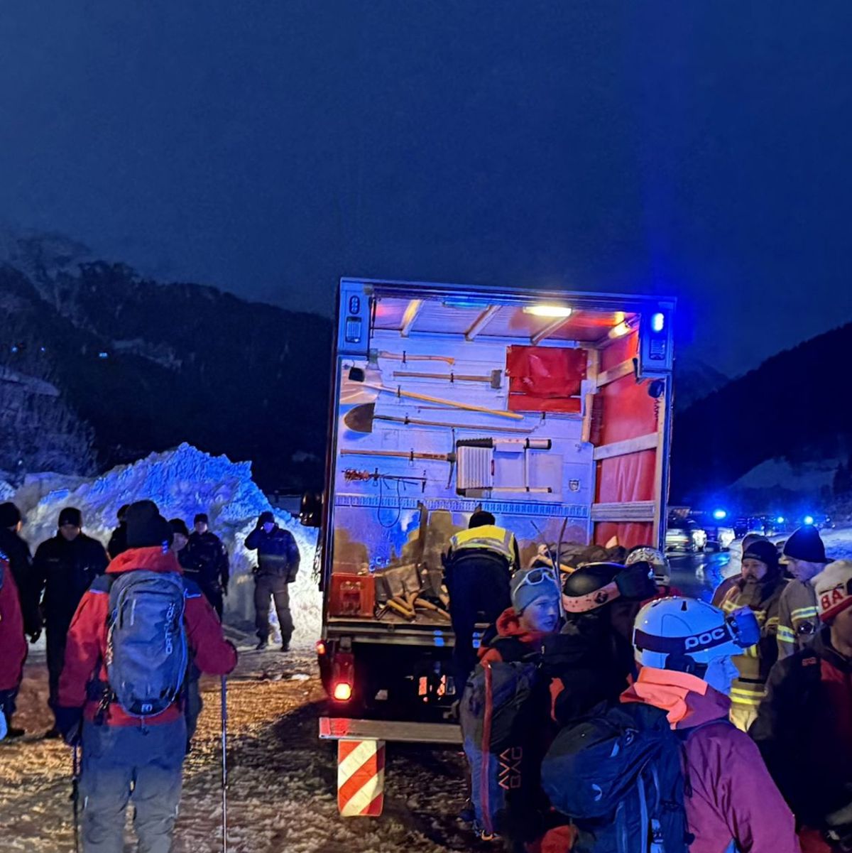  In St. Anton ging am Freitagnachmittag eine Lawine ab.  - Foto: Bernhard Flatscher/extremwetter.tv/dpa