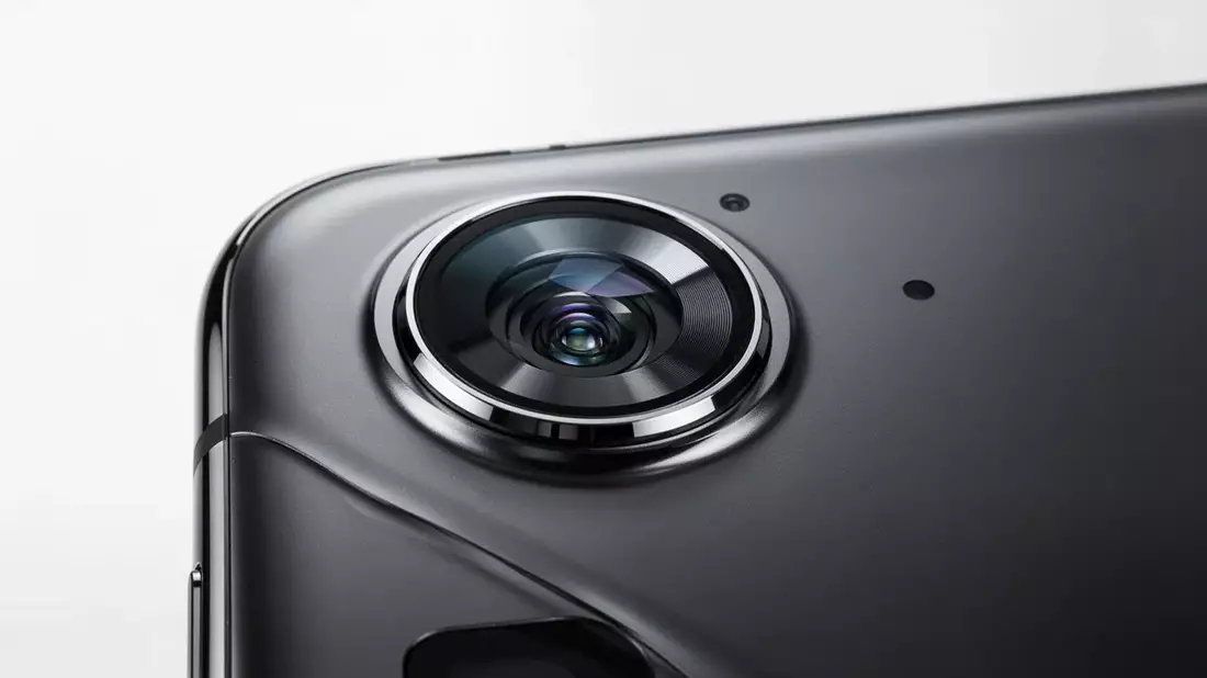 iPhone 18 Pro: Revolutionäre Kamera und 2-Nanometer-Chip im Anmarsch Illustration mit AI erstellt übermittelt durch boerse-global.de