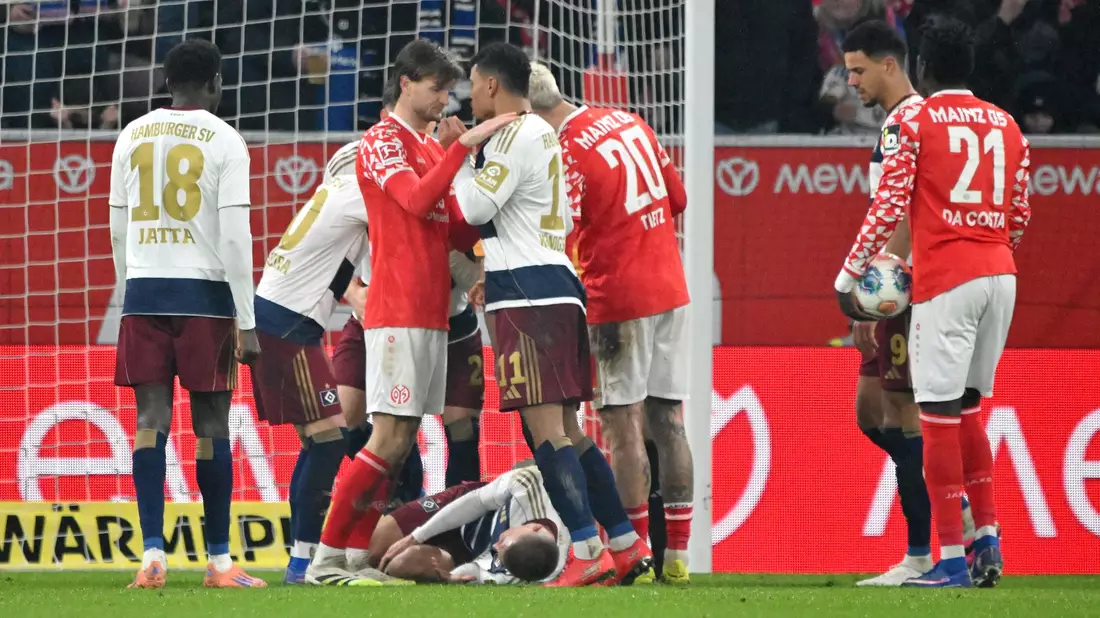 Mainz 05 und der Hamburger SV lieferten sich ein hitziges Duell. - Bild: Torsten Silz/dpa