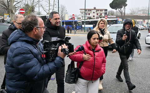 Die Mutter des Jungen, Patrizia Mercolino, war oft im Krankenhaus zu Besuch. - Foto: Felice De Martino/IPA via ZUMA Press/dpa