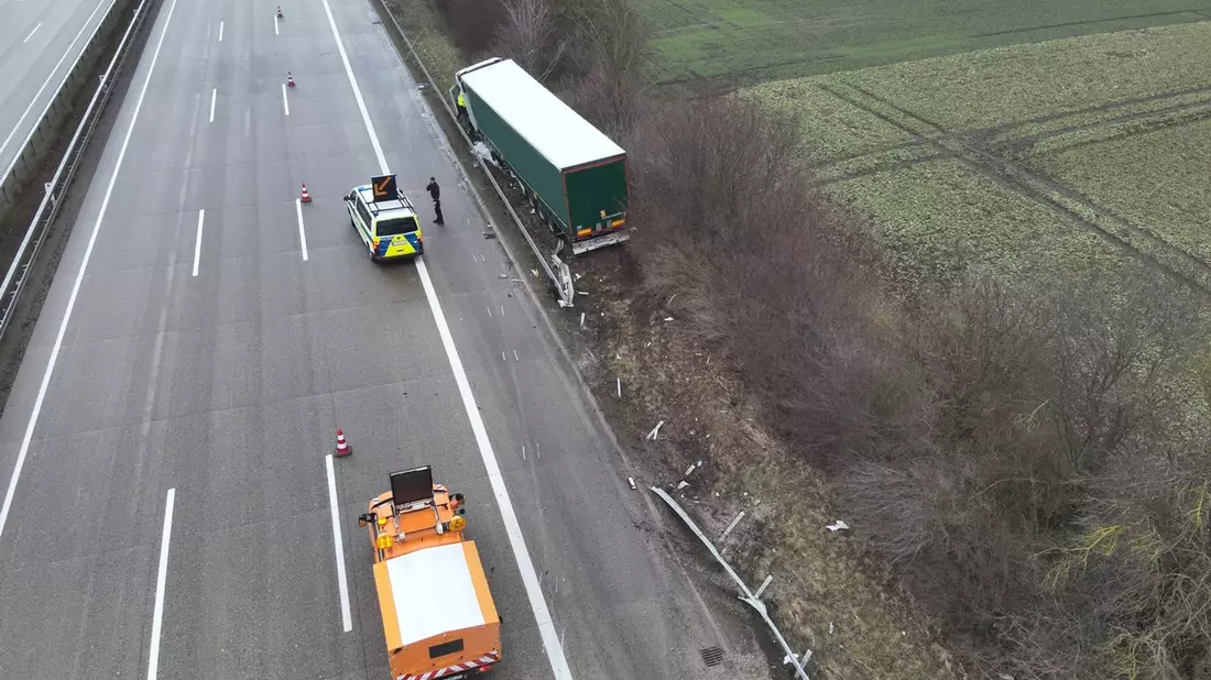 POL-HI: Kleiner Unfall - große Auswirkung mit hohem Sachschaden - Bild: presseportal.de