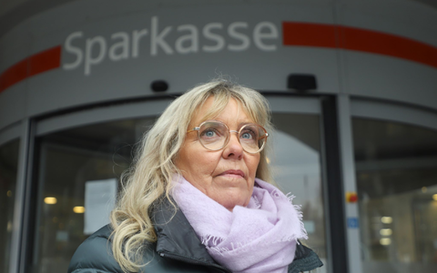 Astrid Kaiser hatte ein Schließfach in der Gelsenkirchener Sparkasse. Jetzt fühlt sie sich doppelt betroffen.  - Foto: ---/dpa