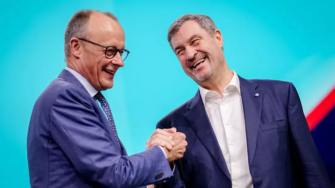 Zwischen diese beiden passt beim CDU-Parteitag kein Blatt. - Bild: Kay Nietfeld/dpa