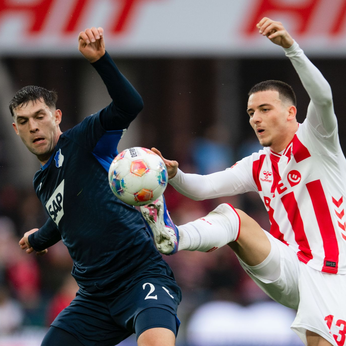 Kölns Said El Mala (r) und Hoffenheims Robin Hranac kämpfen um den Ball. - Foto: Marius Becker/dpa