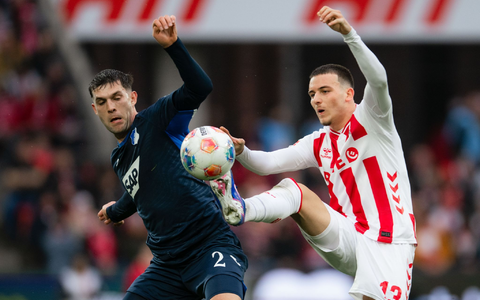 Kölns Said El Mala (r) und Hoffenheims Robin Hranac kämpfen um den Ball. - Foto: Marius Becker/dpa