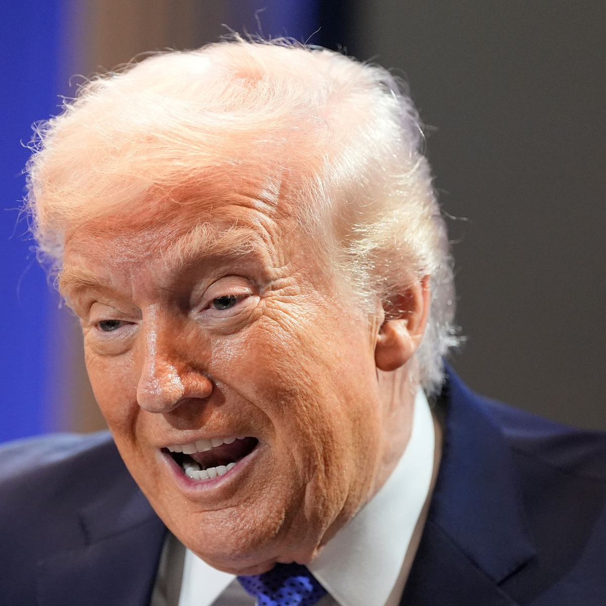 Am Freitag hatte Trump mit seiner aggressiven Zollpolitik vor dem Obersten US-Gericht eine herbe Niederlage erlitten.  - Foto: Alex Brandon/AP/dpa