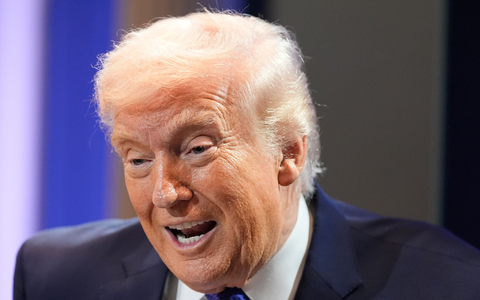 Am Freitag hatte Trump mit seiner aggressiven Zollpolitik vor dem Obersten US-Gericht eine herbe Niederlage erlitten.  - Foto: Alex Brandon/AP/dpa