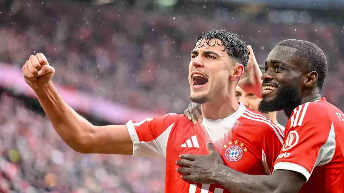 Bejubelt den Treffer zur Führung: Bayern-Profi Aleksandar Pavlovic. - Bild: Harry Langer/dpa