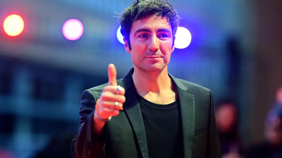  Wurde mit dem Hauptpreis der Berlinale ausgezeichnet: ?lker Çatak. - Bild: Sebastian Christoph Gollnow/dpa