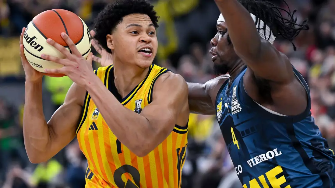 Jack Kayil und Alba Berlin stehen im Pokalfinale. - Bild: Sven Hoppe/dpa
