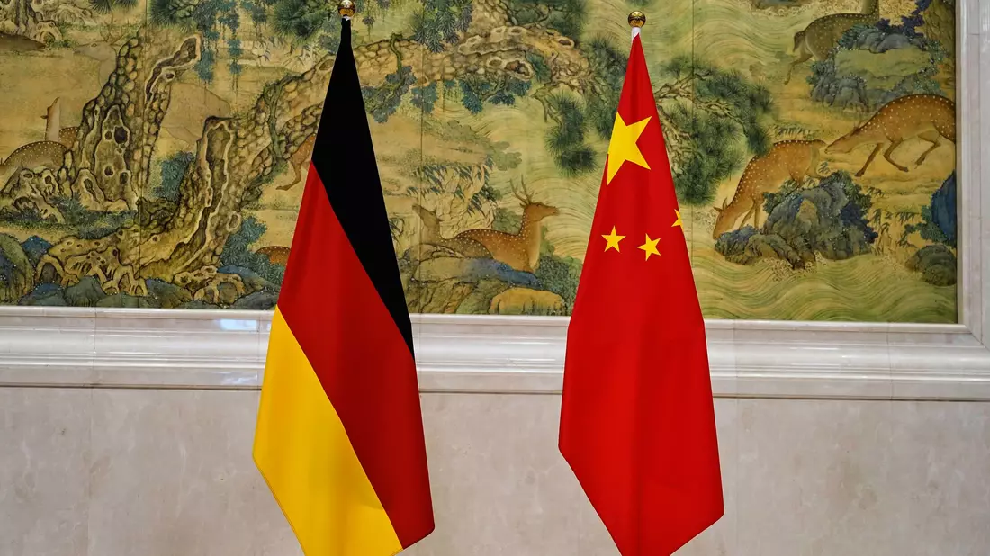 China: Partner und Rivale (Symbolbild) - Bild: Ng Han Guan/AP/dpa