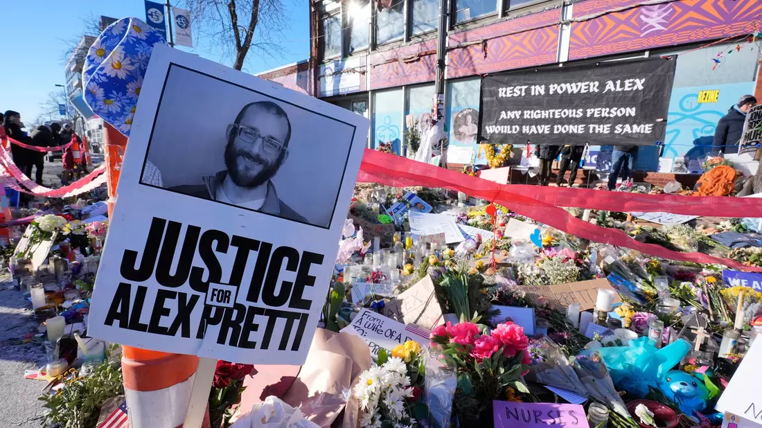 Tausende protestierten nach dem Tod zweier US-Bürger in Minneapolis durch Schüsse von Bundesbeamten. (Archivbild) - Bild: Alex Brandon/AP/dpa