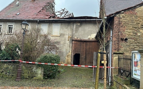 POL-PIROK: Dacheinsturz einer Scheune - Foto: presseportal.de