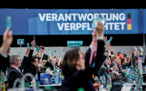 Die CDU votiert für eine Altersgrenze ab 14 Jahren für soziale Medien.  - Foto: Kay Nietfeld/dpa