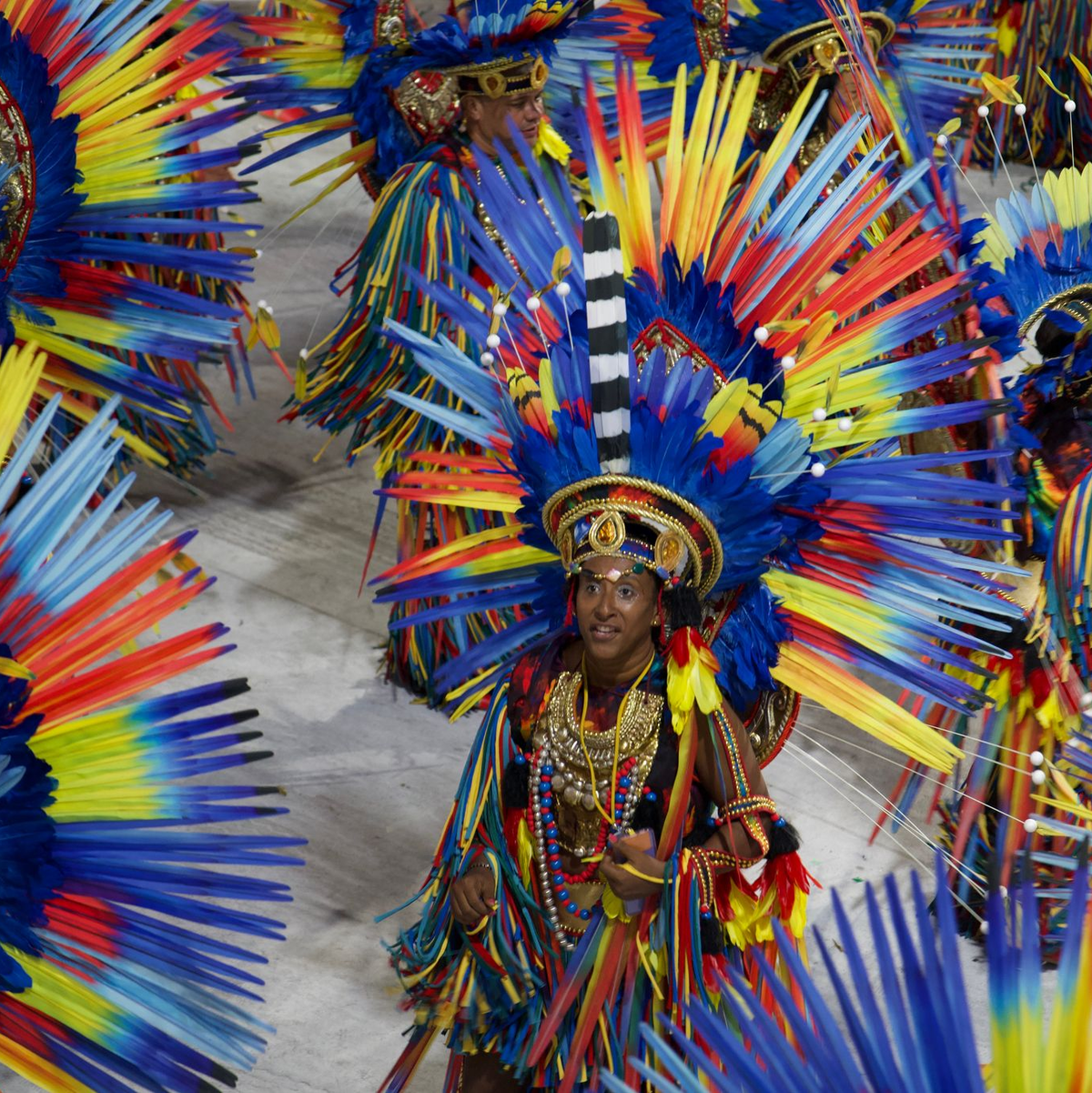 Zum Abschluss des Karnevals in Rio de Janeiro treten die sechs besten Sambaschulen auf. - Foto: Zhou Yongsui/XinHua/dpa