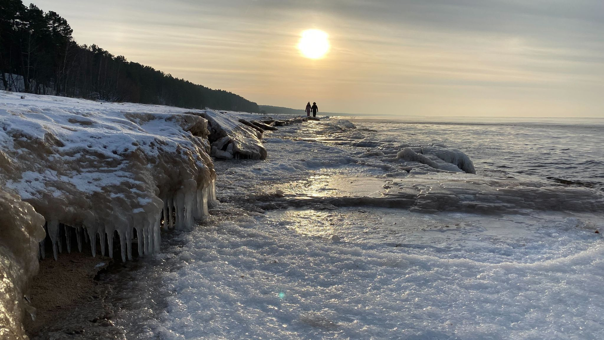Die Suche auf See sei durch die Dunkelheit und große Eisschollen erschwert worden, was die Navigation stark beeinträchtigt habe, hieß es. (Symbolfoto) - Foto: Alexander Welscher/dpa