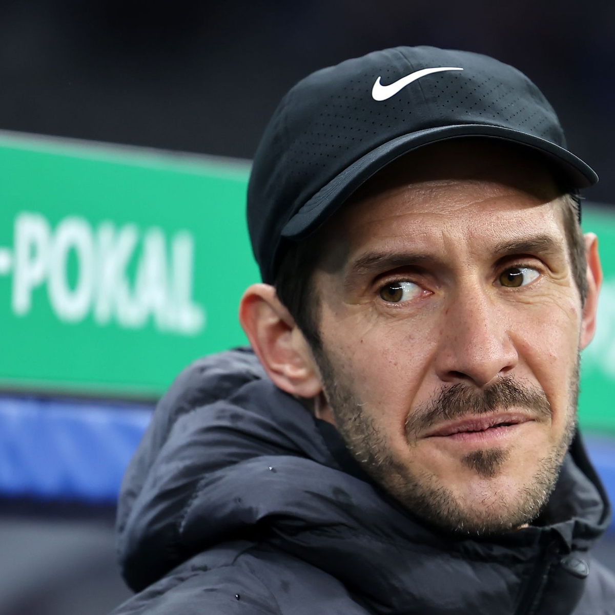 Julian Schuster will den SC Freiburg zum zweiten Mal nach 2022 ins DFB-Pokalfinale führen. (Archivbild) - Foto: Andreas Gora/dpa