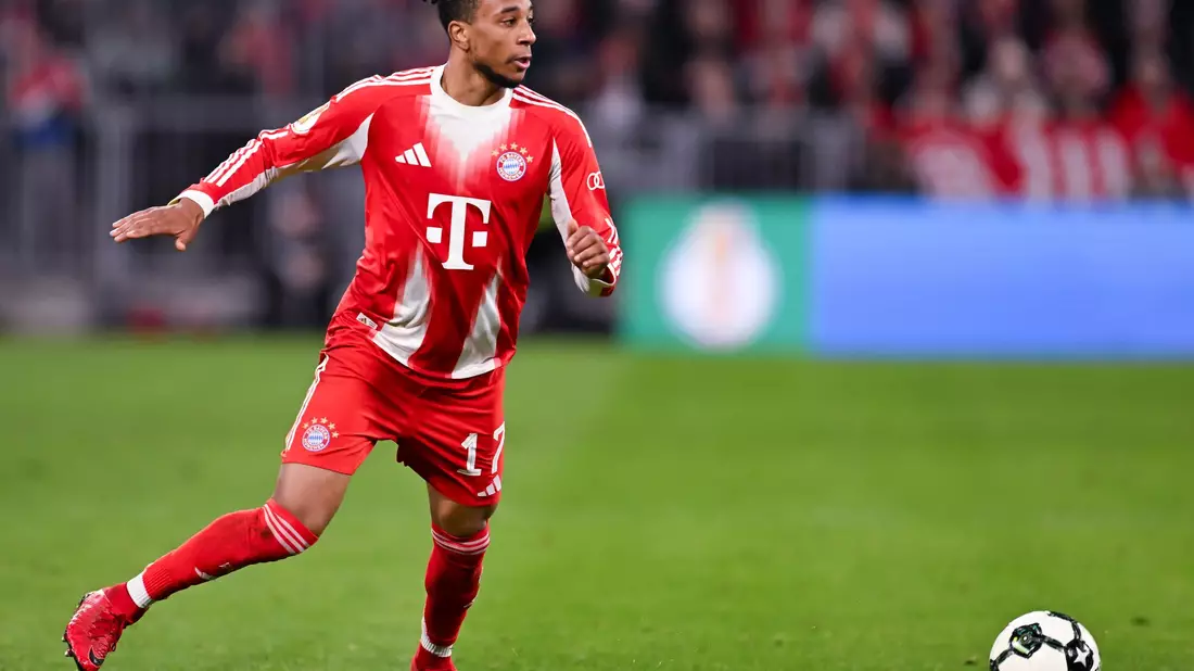 Die Bayern mit Michael Olise kennen nur ein Ziel: Pokaltriumph in Berlin. (Archivbild) - Bild: Sven Hoppe/dpa