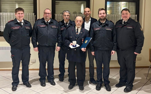 FW Weinheim: Drei Quereinsteiger für Ritschweier, Rückenwind für die kleinste Abteilung - Foto: presseportal.de FW Weinheim: Drei Quereinsteiger für Ritschweier, Rückenwind für die kleinste Abteilung - Foto: presseportal.de