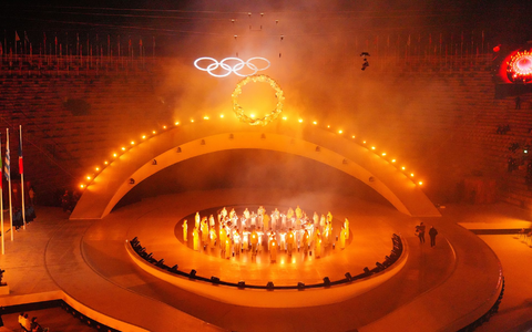 «Schönheit in Aktion»: Die Schlussfeier in Verona wurde ihrem Motto gerecht. - Foto: Michael Kappeler/dpa