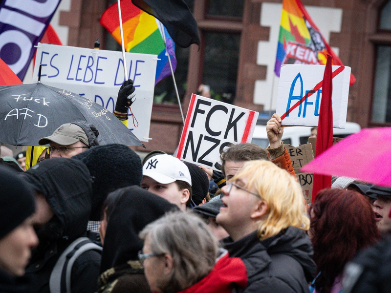 In Nordrhein-Westfalen gab es schon am Sonntag vehementen Protest gegen Auftritte des Thüringer AfD-Landeschefs Björn Höcke. - Foto: Benjamin Westhoff/dpa