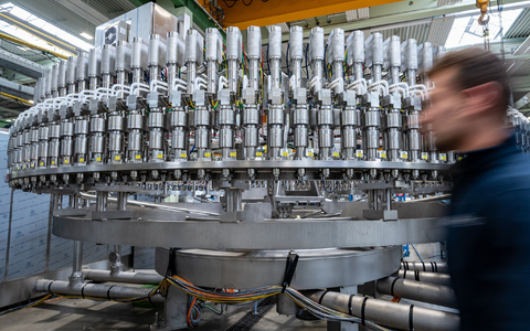 Die Exporte der Maschinenbauer in die USA sind eingebrochen, was die gesamte Bilanz belastet. (Archivbild) - Foto: Armin Weigel/dpa