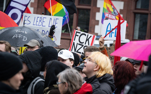 In Nordrhein-Westfalen gab es schon am Sonntag vehementen Protest gegen Auftritte des Thüringer AfD-Landeschefs Björn Höcke. - Foto: Benjamin Westhoff/dpa