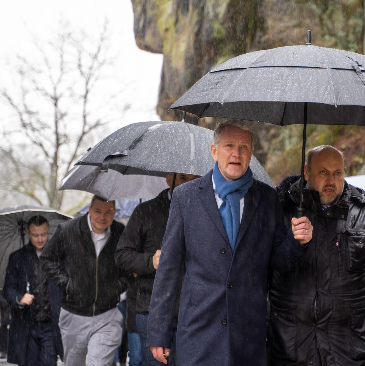 An den Externsteinen im Teutoburger Wald hatte sich Höcke mit nordrhein-westfälischen AfD-Politikern getroffen. - Foto: Max Lametz/dpa
